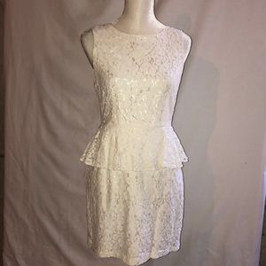  WHITE LACE, SLEEVELESS PEPLUM DRESS 